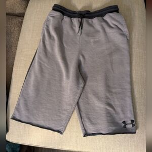 Boys Under Armour Shorts‎